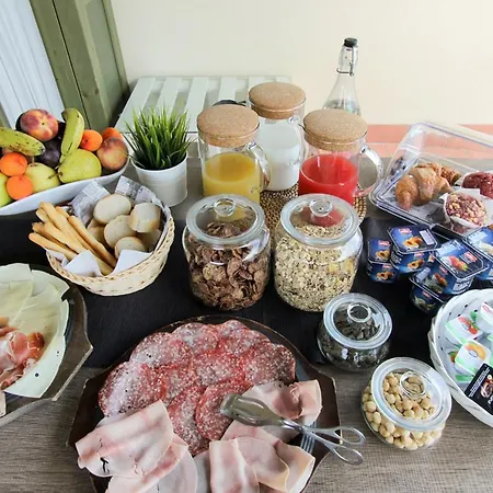 Maison N&m Oda ve Kahvaltı Desenzano del Garda